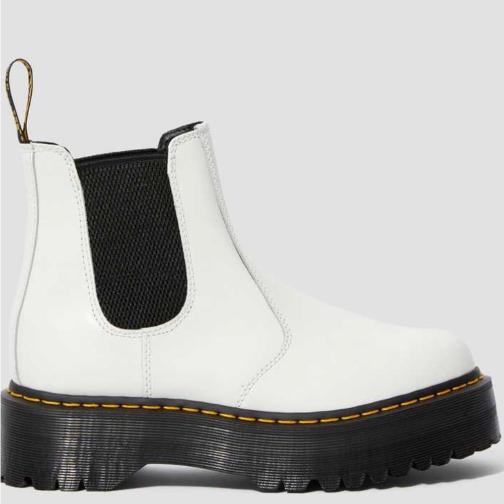 Women’s Dr Martens 2976 Smooth Leather Platform Chelsea Boots in Size 99